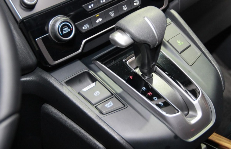 So sánh động cơ và an toàn giữa Honda CR-V 1.5L và Nissan X-Trail Luxury